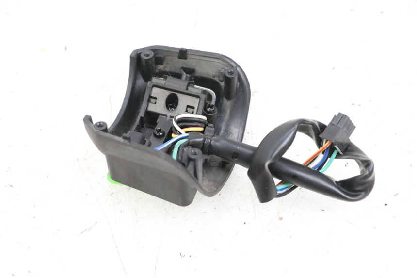 photo de RIGHT SWITCH SEGWAY NINEBOT E125S 1 (2022 - 2026) - Technical close-up