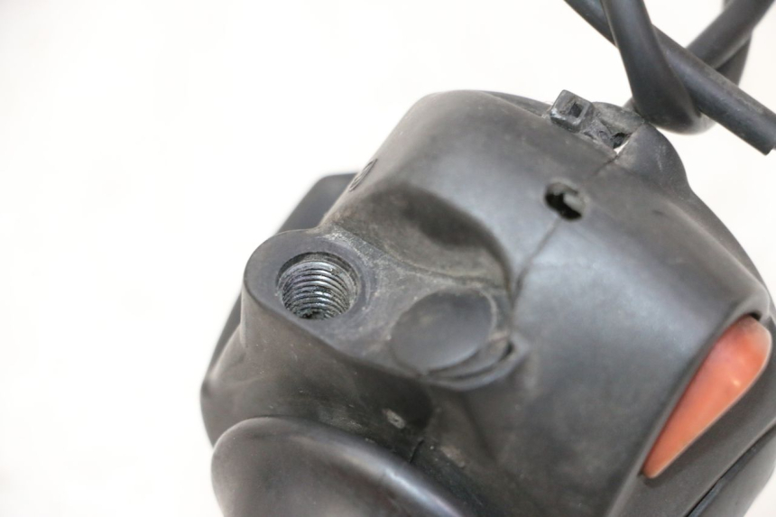 photo de RIGHT HANDLEBAR SWITCH PEUGEOT ELYSTAR 50 (2002 - 2014)