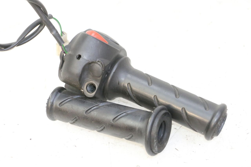 photo de RIGHT HANDLEBAR SWITCH PEUGEOT ELYSTAR 50 (2002 - 2014)