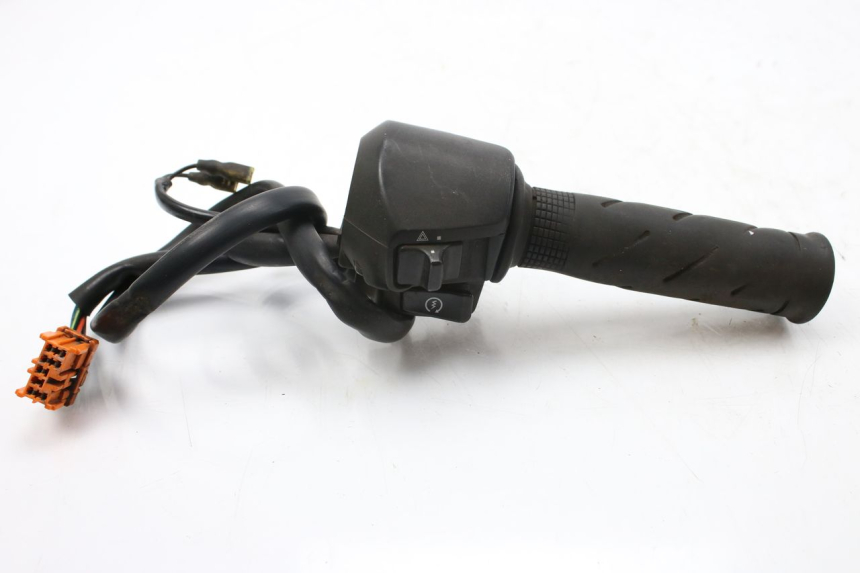 photo de RIGHT HANDLEBAR SWITCH HONDA FES S-WING SWING ABS 125 (2007 - 2015)