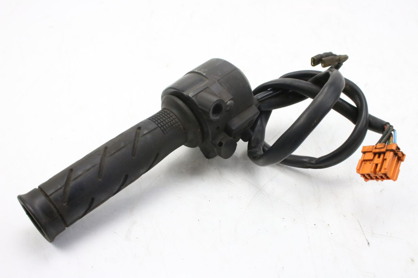 photo de RIGHT HANDLEBAR SWITCH HONDA FES S-WING SWING ABS 125 (2007 - 2015)