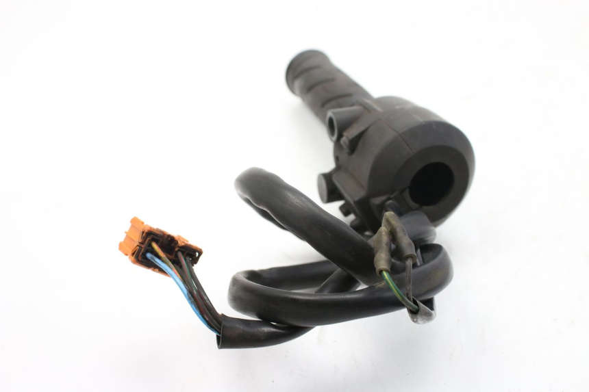 photo de RIGHT HANDLEBAR SWITCH HONDA FES S-WING SWING ABS 125 (2007 - 2015)