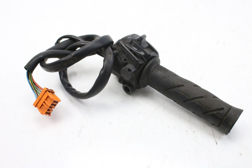 photo de RIGHT HANDLEBAR SWITCH HONDA FES S-WING SWING ABS 125 (2007 - 2015)