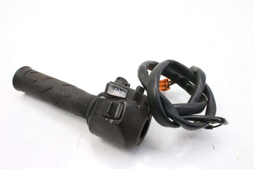 photo de RIGHT HANDLEBAR SWITCH HONDA FES S-WING SWING ABS 125 (2007 - 2015)