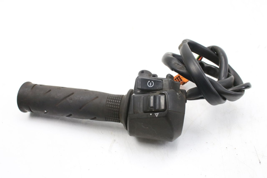 photo de RIGHT HANDLEBAR SWITCH HONDA FES S-WING SWING ABS 125 (2007 - 2015)