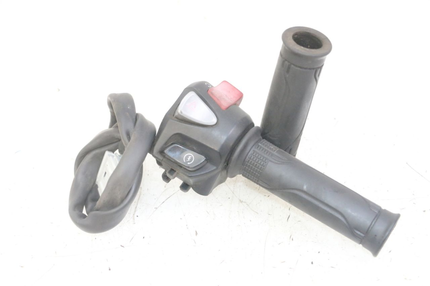 photo de RIGHT SWITCH HONDA FORZA ABS 300 (2013 - 2019)