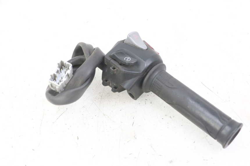 photo de RIGHT SWITCH HONDA FORZA ABS 300 (2013 - 2019)