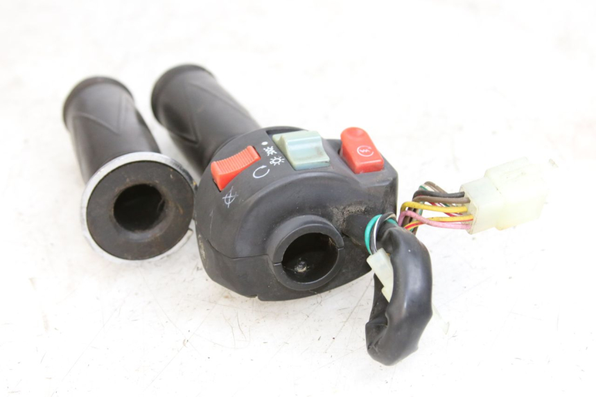 photo de RIGHT SWITCH BAOTIAN FRESH 50 (2004 - 2012)