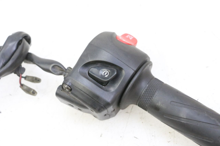 photo de RIGHT SWITCH YAMAHA FZ6 N FAZER 600 (2004 - 2006)