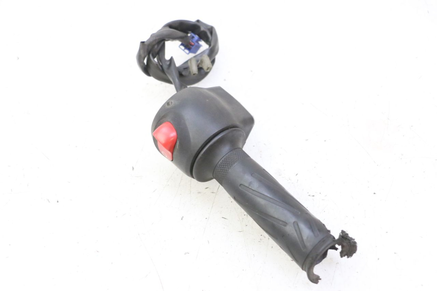 photo de RIGHT SWITCH YAMAHA FZ6 N FAZER 600 (2004 - 2006)