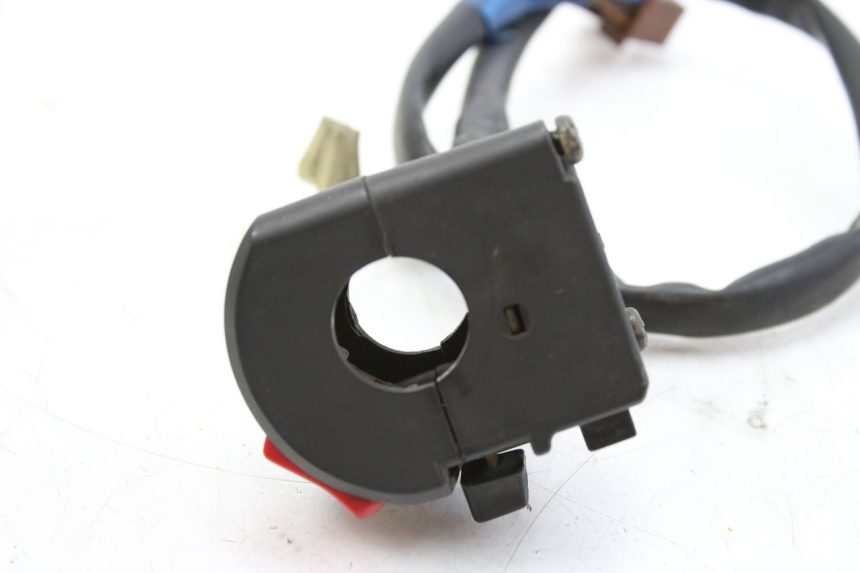 photo de RIGHT HANDLEBAR SWITCH YAMAHA FZS FAZER 600 (1998 - 2001)