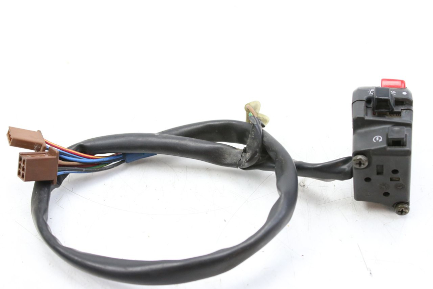 photo de RIGHT HANDLEBAR SWITCH YAMAHA FZS FAZER 600 (1998 - 2001)