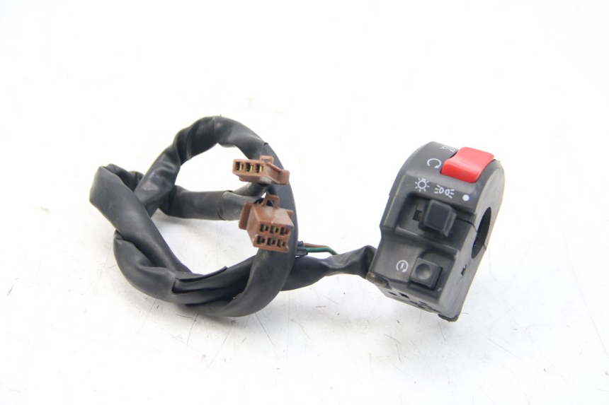 photo de RIGHT HANDLEBAR SWITCH YAMAHA FZS FAZER 600 (2001 - 2003)