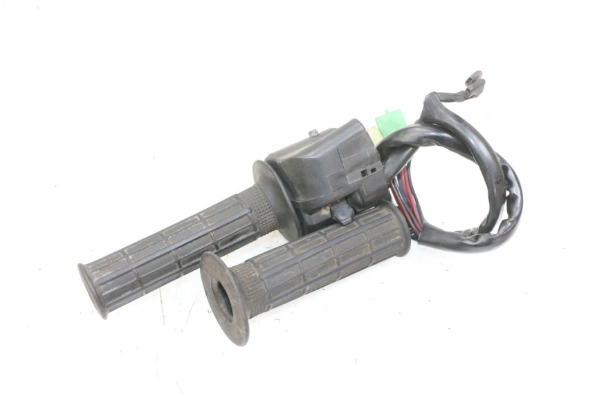photo de RIGHT SWITCH KAWASAKI GPX R WARBIRD 600 (1988 - 1993) - Alternative perspective