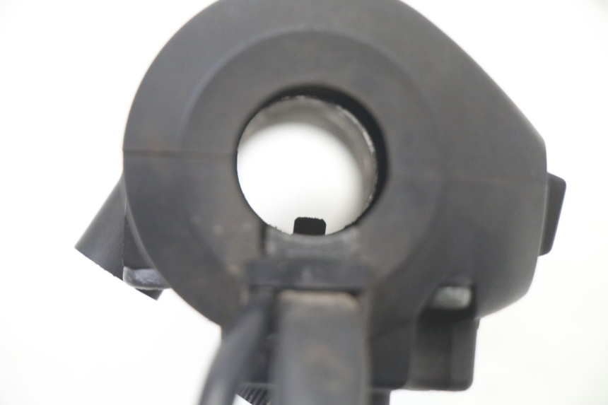 photo de RIGHT HANDLEBAR SWITCH HONDA FES S-WING SWING ABS 125 (2007 - 2015)