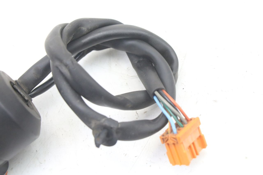 photo de RIGHT HANDLEBAR SWITCH HONDA FES S-WING SWING ABS 125 (2007 - 2015)