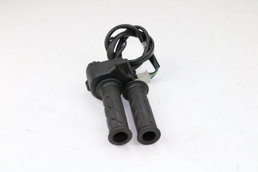 photo de RIGHT SWITCH HONDA PCX (JF28) 125 (2009 - 2011)