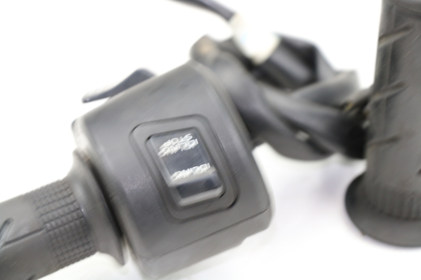 photo de RIGHT SWITCH HONDA PCX (JF28) 125 (2009 - 2011)