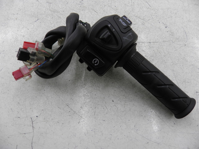 photo de RIGHT SWITCH HONDA PCX (JF57/JF64) 125 (2014 - 2018)