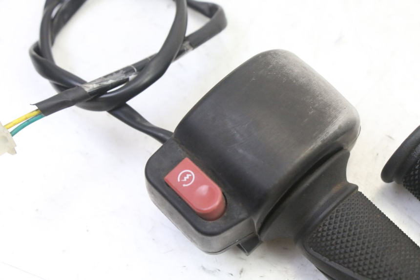photo de RIGHT HANDLEBAR SWITCH SYM JET 14 4T 50 (2018 - 2022)