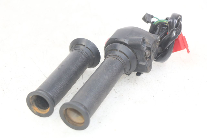 photo de RIGHT HANDLEBAR SWITCH SYM JET SPORT XR 50 (2006 - 2015)