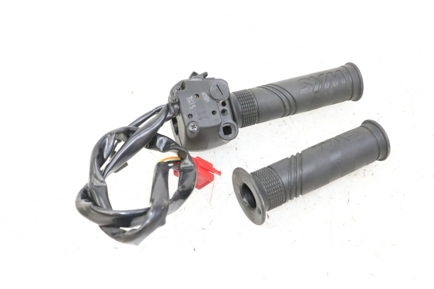 photo de RIGHT SWITCH SYM JOYMAX 125 (2010 - 2017)