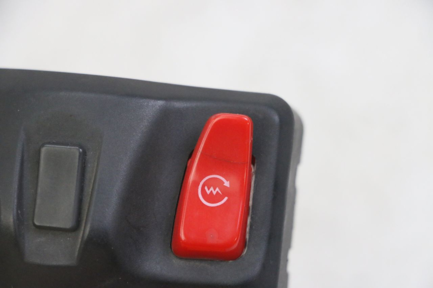 photo de RIGHT HANDLEBAR SWITCH PEUGEOT KISBEE 4T 50 (2018 - 2022)