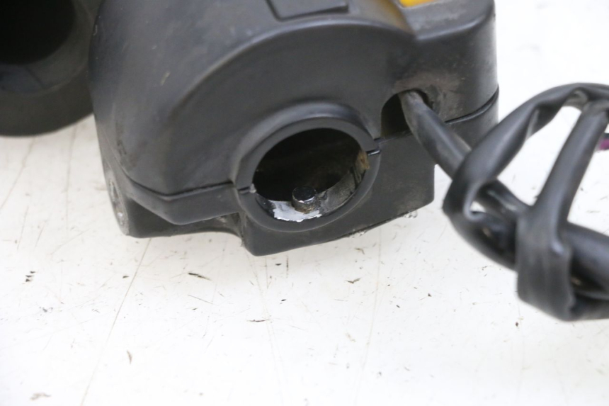 photo de RIGHT HANDLEBAR SWITCH PEUGEOT KISBEE 4T 50 (2010 - 2017)