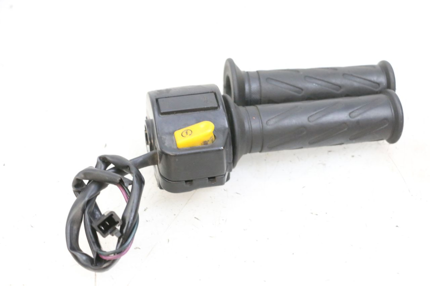 photo de RIGHT HANDLEBAR SWITCH PEUGEOT KISBEE 4T 50 (2010 - 2017)