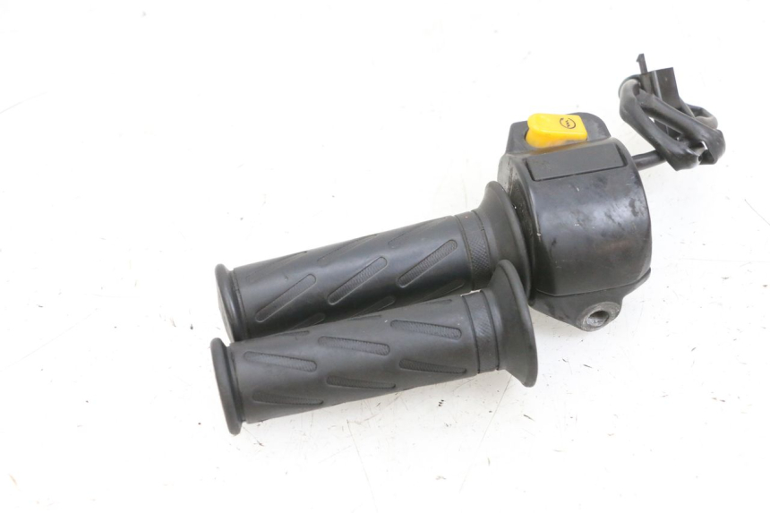 photo de RIGHT HANDLEBAR SWITCH PEUGEOT KISBEE 4T 50 (2010 - 2017)