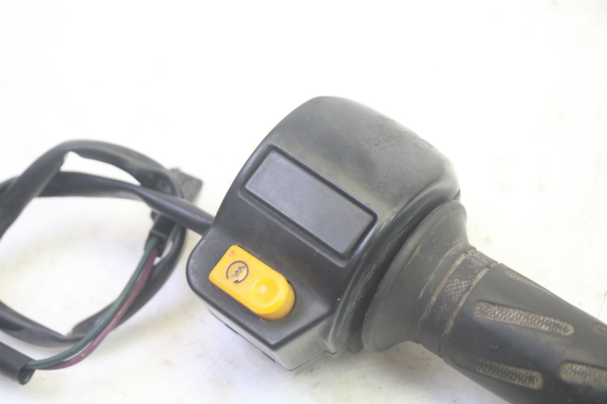 photo de RIGHT HANDLEBAR SWITCH PEUGEOT KISBEE 4T 50 (2010 - 2017) - Component detail