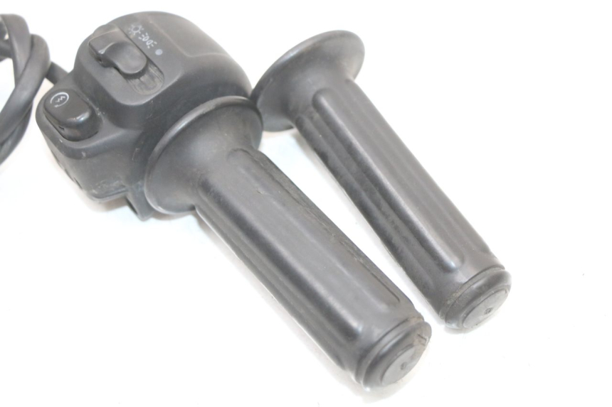 photo de RIGHT SWITCH RENAULT KOURANOS 125 (2001 - 2004)