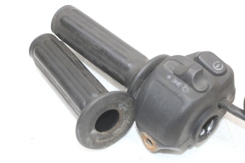 photo de RIGHT SWITCH RENAULT KOURANOS 125 (2001 - 2004)