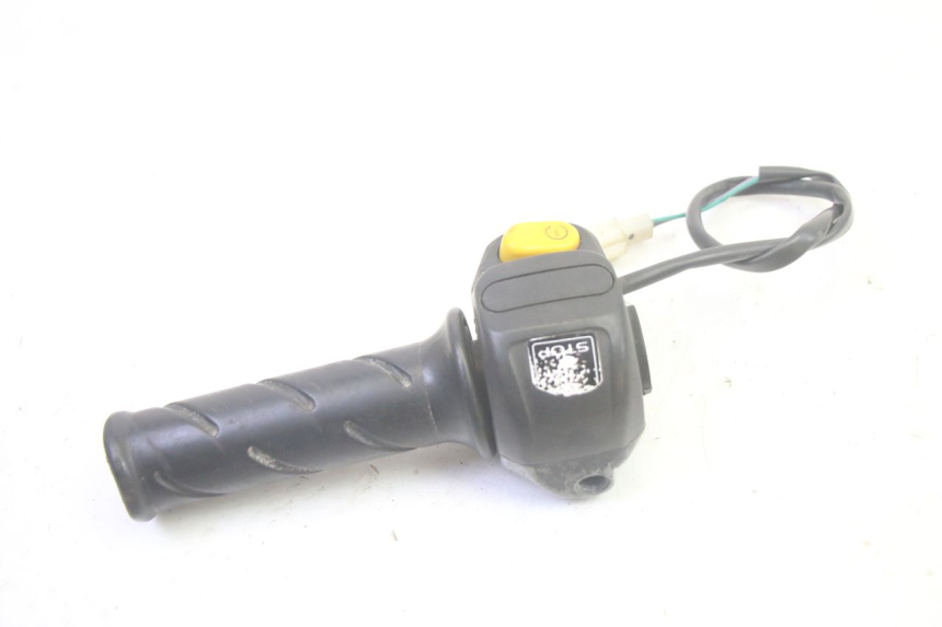 photo de RIGHT HANDLEBAR SWITCH PEUGEOT LUDIX 50 (2008 - 2017) - Technical close-up