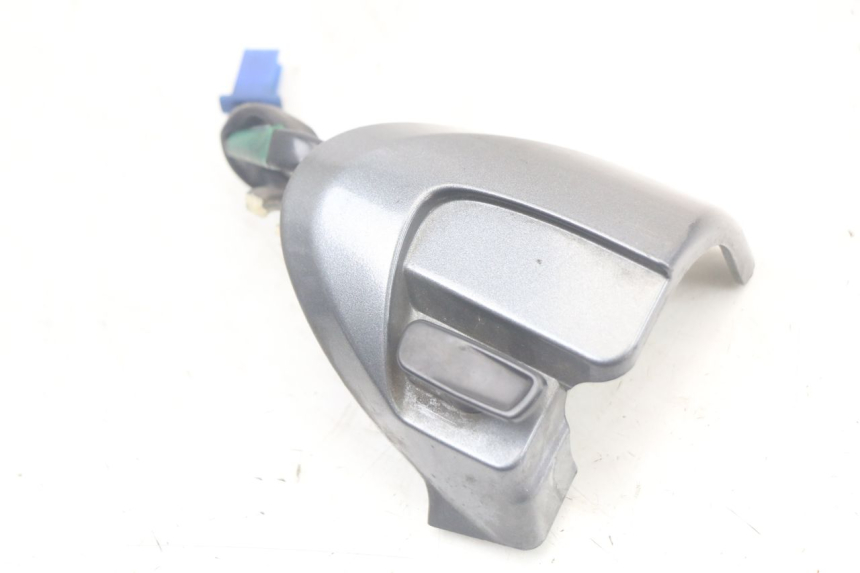 photo de RIGHT HANDLEBAR SWITCH MBK FLAME X 125 (2004 - 2007)