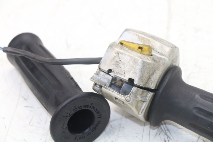 photo de RIGHT HANDLEBAR SWITCH MBK FLIPPER 50 (2004 - 2012)