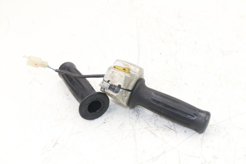 photo de RIGHT HANDLEBAR SWITCH MBK FLIPPER 50 (2004 - 2012)