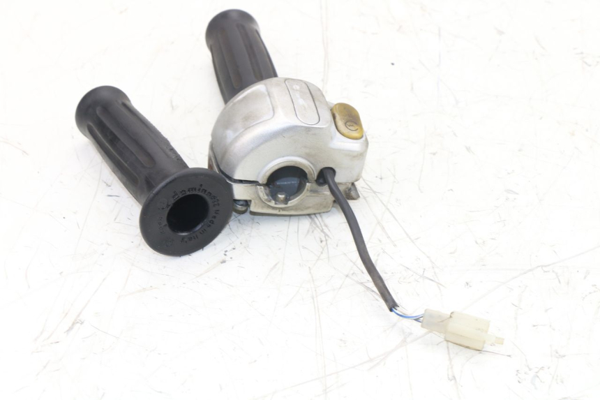 photo de RIGHT HANDLEBAR SWITCH MBK FLIPPER 50 (2004 - 2012)