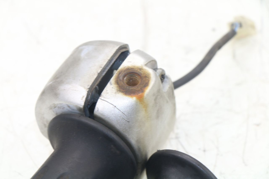 photo de RIGHT HANDLEBAR SWITCH MBK FLIPPER 50 (2004 - 2012)