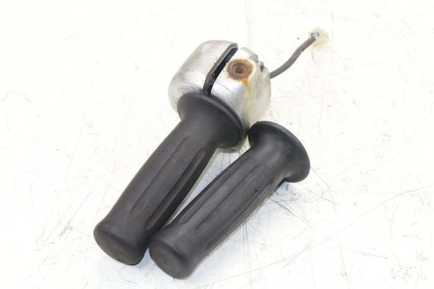 photo de RIGHT HANDLEBAR SWITCH MBK FLIPPER 50 (2004 - 2012)