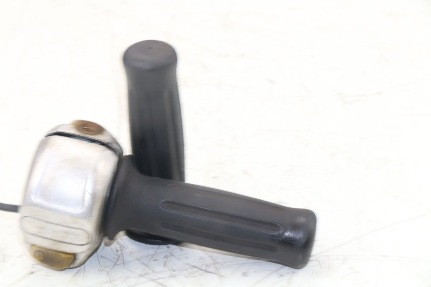 photo de RIGHT HANDLEBAR SWITCH MBK FLIPPER 50 (2004 - 2012)