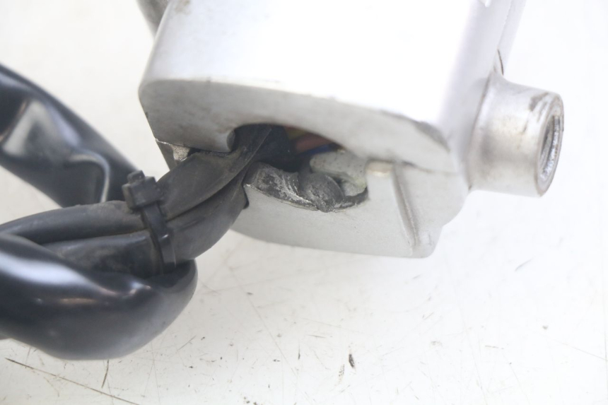 photo de RIGHT HANDLEBAR SWITCH SYM MIO 50 (2011 - 2017)