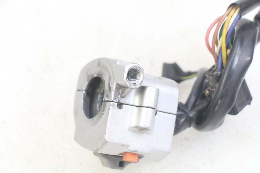 photo de RIGHT HANDLEBAR SWITCH SYM MIO 50 (2011 - 2017)