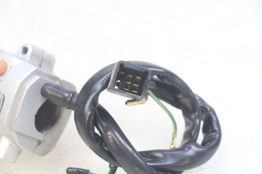 photo de RIGHT HANDLEBAR SWITCH SYM MIO 50 (2011 - 2017)