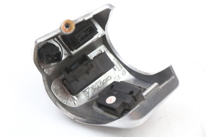photo de RIGHT SWITCH PIAGGIO MP3 LT 400 (2007 - 2012)