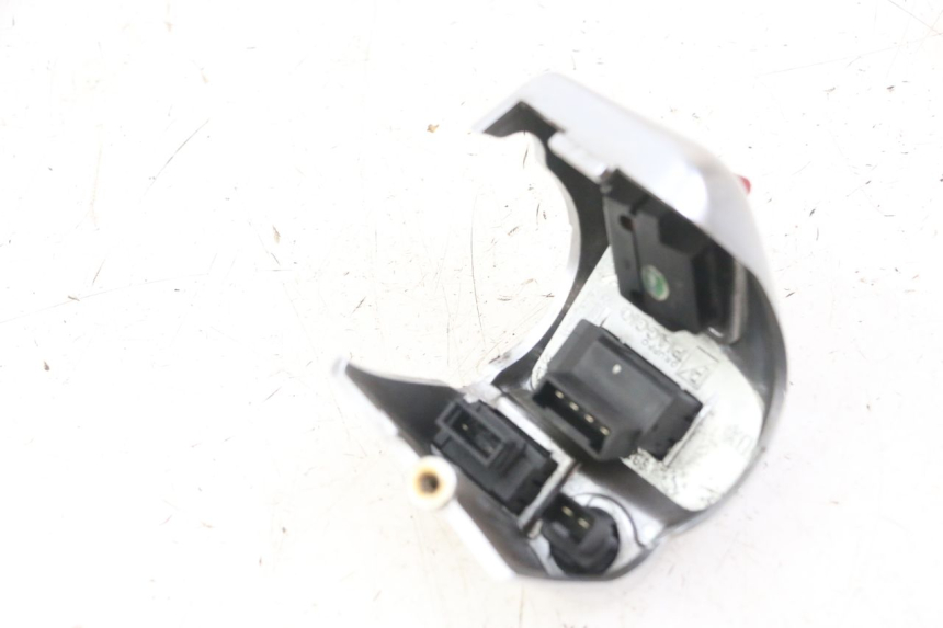 photo de RIGHT SWITCH PIAGGIO MP3 LT 400 (2007 - 2012)