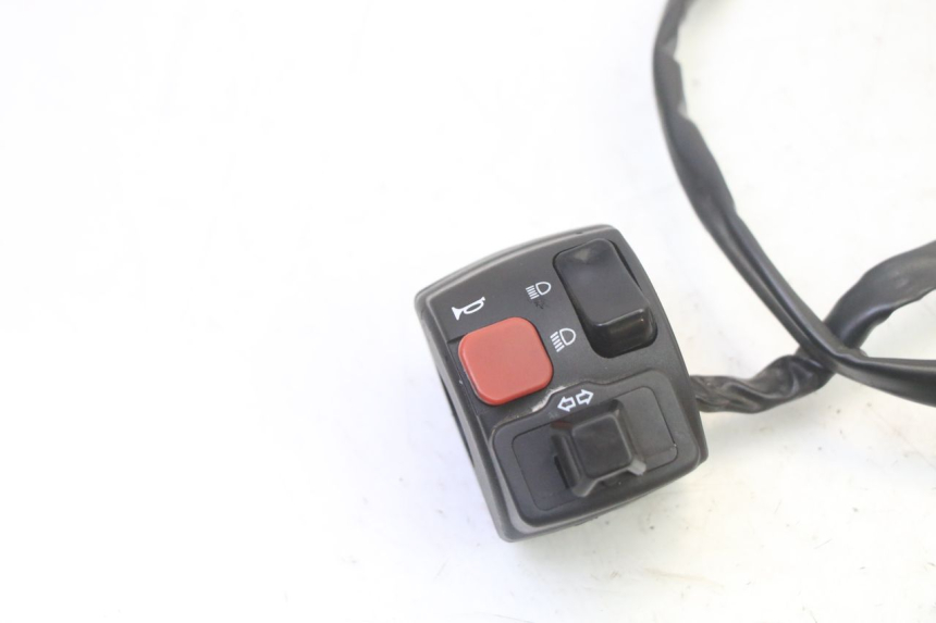 photo de RIGHT SWITCH RIEJU MRT 50 (2018 - 2021)