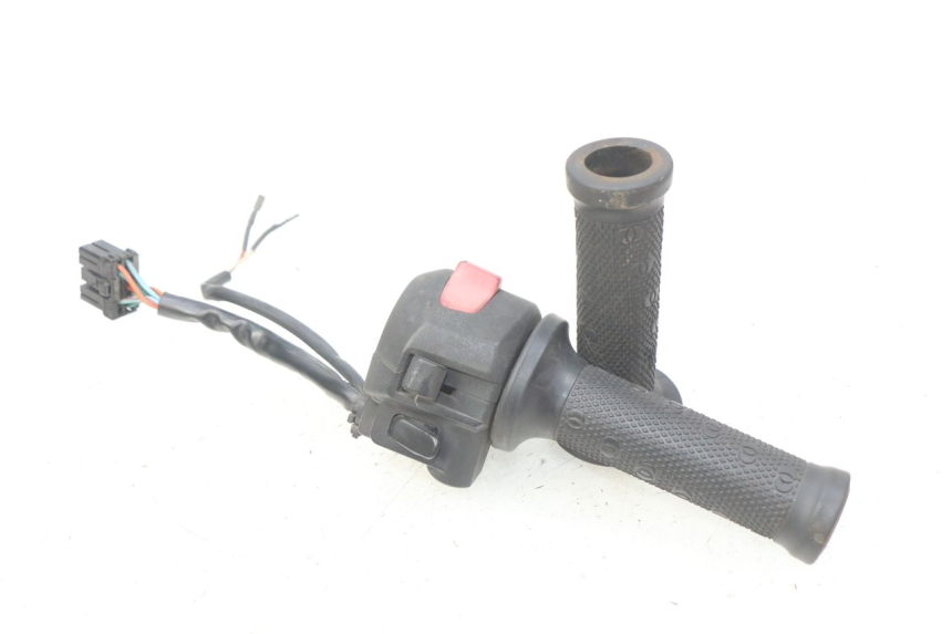 photo de RIGHT HANDLEBAR SWITCH GILERA NEXUS 125 (2009 - 2013)