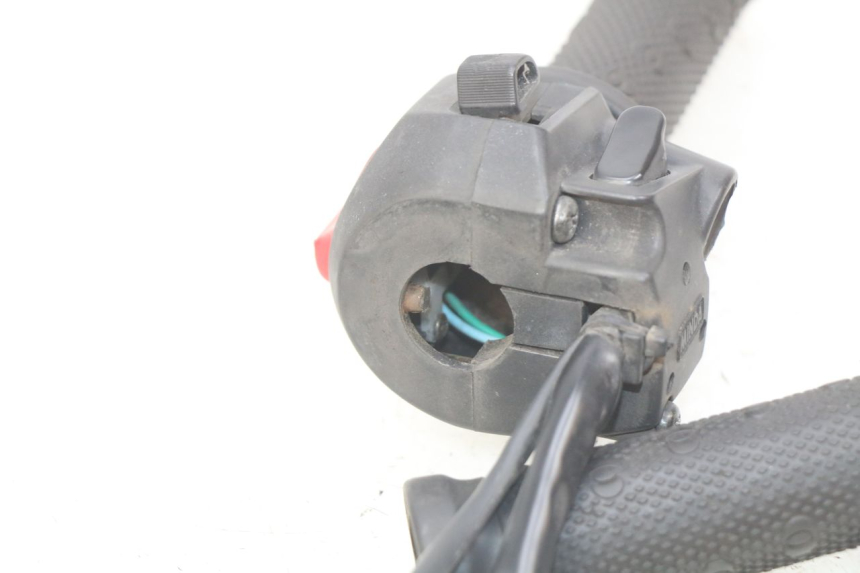 photo de RIGHT HANDLEBAR SWITCH GILERA NEXUS 125 (2009 - 2013)