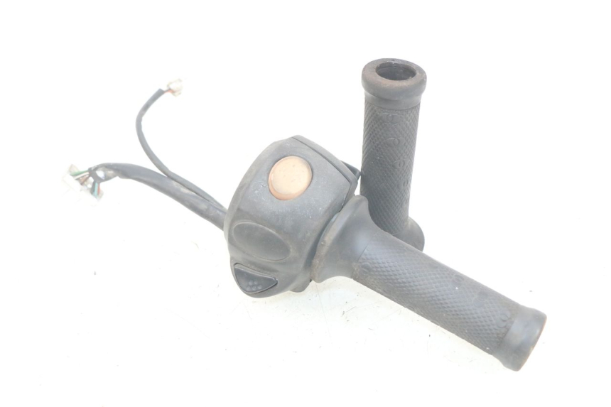 photo de RIGHT HANDLEBAR SWITCH GILERA NEXUS 125 (2007 - 2009)